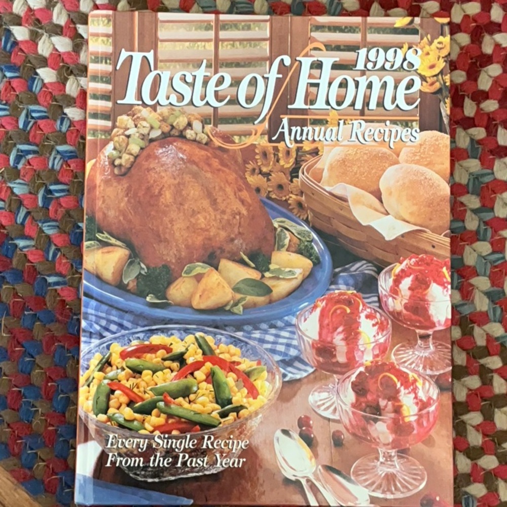 Taste of Home Annual Recipes 1998 Cookbook